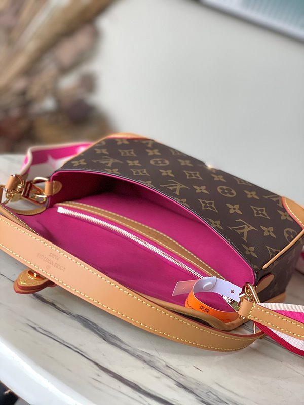 루이비통 다이앤 푸시아 [매장가 310만원대]