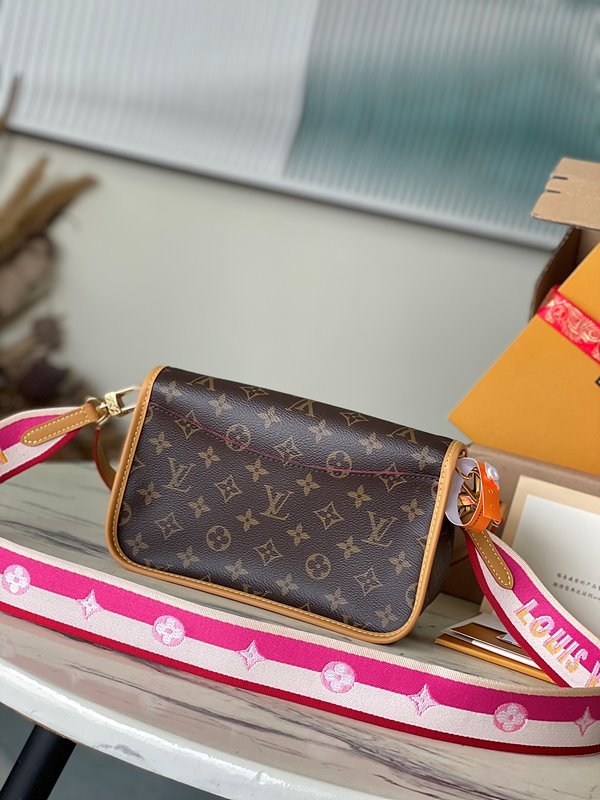 루이비통 다이앤 푸시아 [매장가 310만원대]