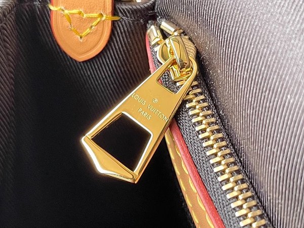 루이비통 다이앤 모노그램 [매장가 310만원대]