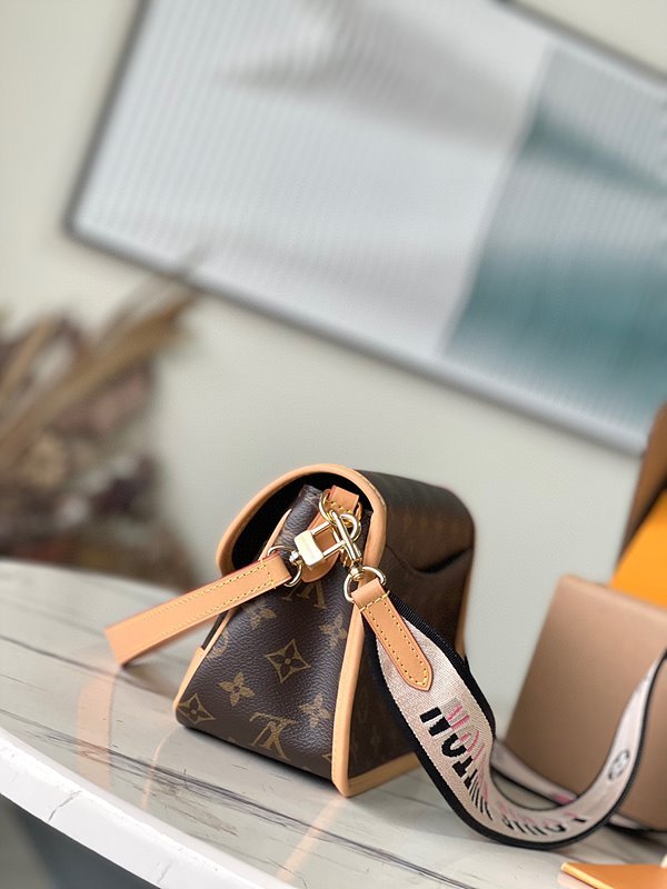 루이비통 다이앤 모노그램 [매장가 310만원대]