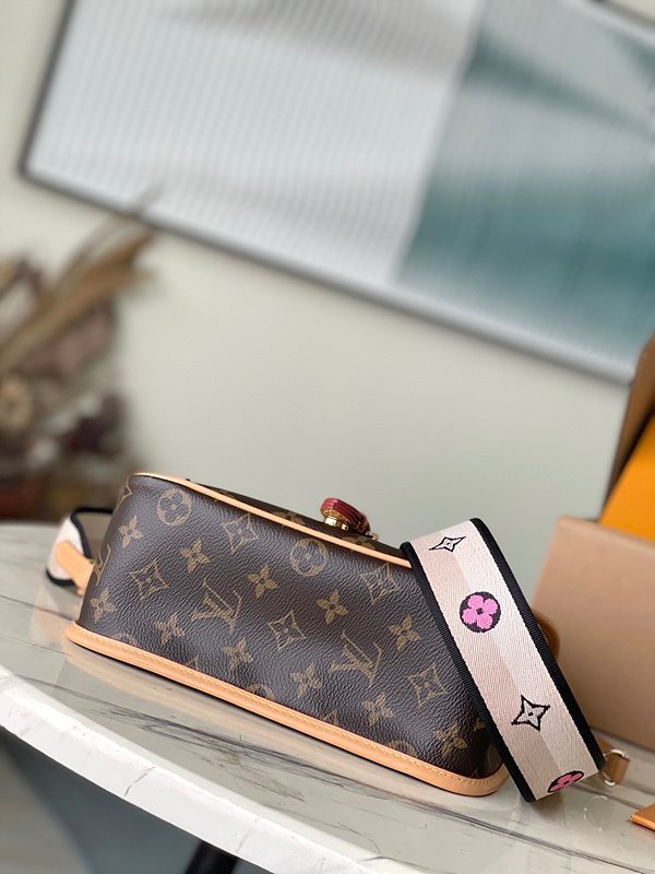 루이비통 다이앤 모노그램 [매장가 310만원대]