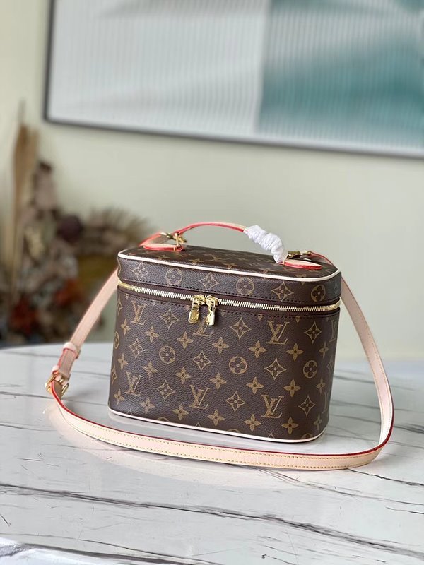 루이비통 니스 BB [매장가 160만원대]