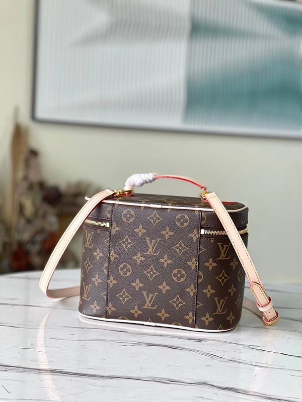 루이비통 니스 BB [매장가 160만원대]