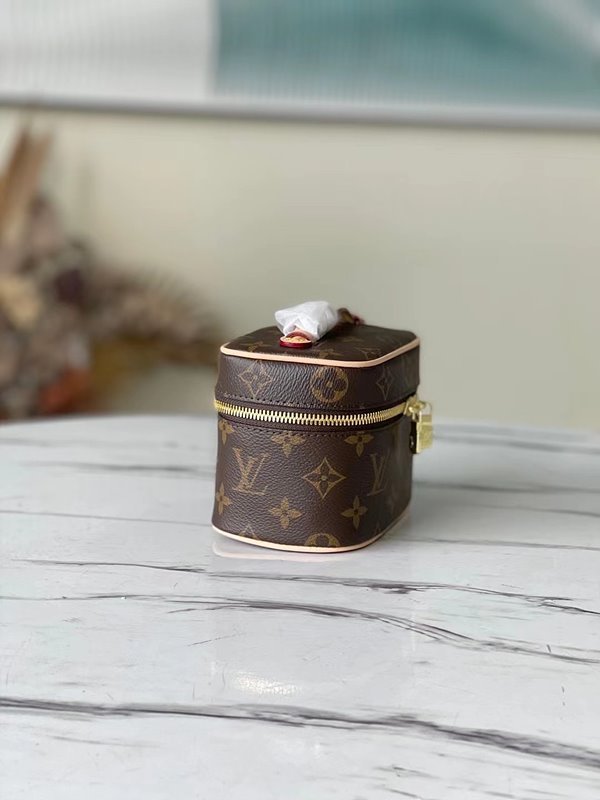 루이비통 니스 나노 [매장가 130만원대]