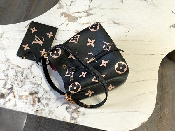 루이비통 네오노에 MM 블랙/베이지 [매장가 370만원대]