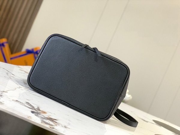 루이비통 네오노에 MM 블랙/베이지 [매장가 370만원대]