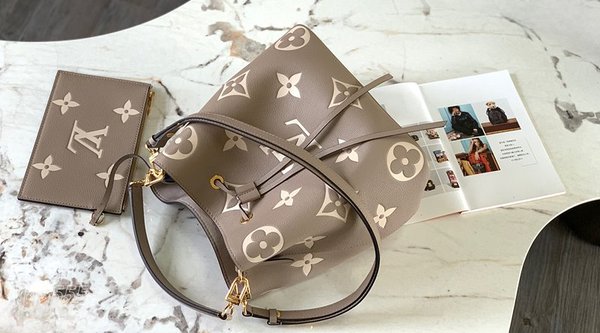 루이비통 네오노에 MM 크렘 [매장가 370만원대]