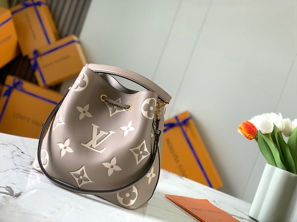 루이비통 네오노에 MM 크렘 [매장가 370만원대]