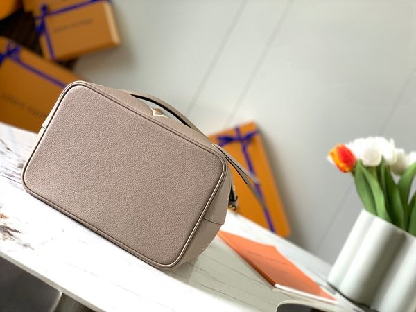 루이비통 네오노에 MM 크렘 [매장가 370만원대]