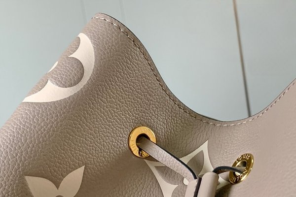 루이비통 네오노에 MM 크렘 [매장가 370만원대]