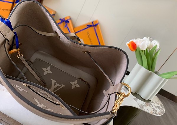 루이비통 네오노에 MM 크렘 [매장가 370만원대]