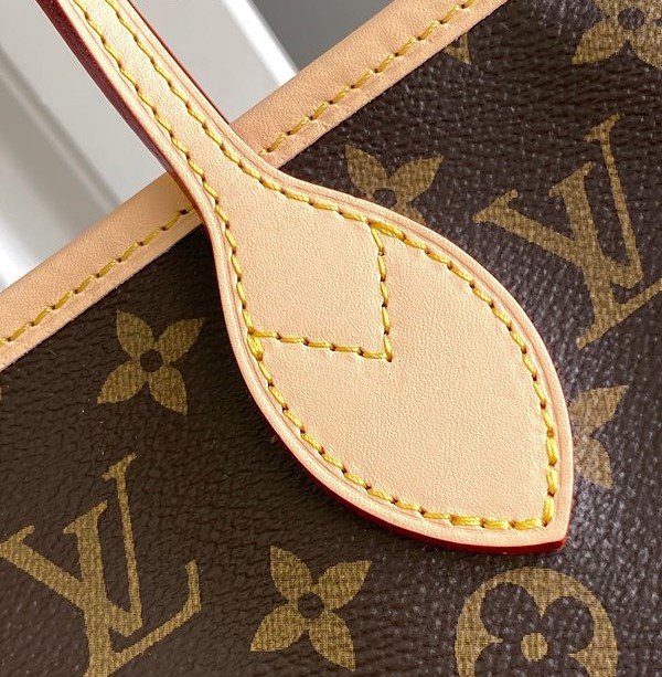 루이비통 네버풀 BB 모노그램 [매장가 290만원대]