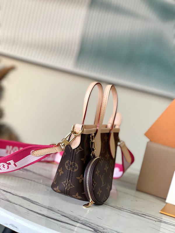 루이비통 네버풀 BB 모노그램 로즈스트랩 [매장가 330만원대]