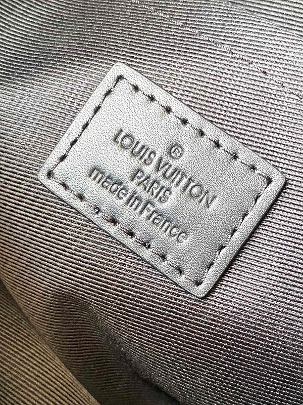 루이비통 남성 S 락 메신저 백 블랙 [매장가 450만원대]