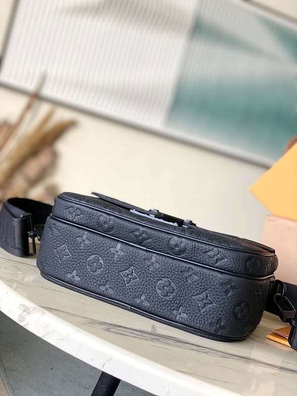 루이비통 남성 S 락 메신저 백 블랙 [매장가 450만원대]