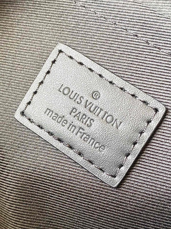 루이비통 남성 S 락 메신저 백 모노그램 블랙 [매장가 380만원대]