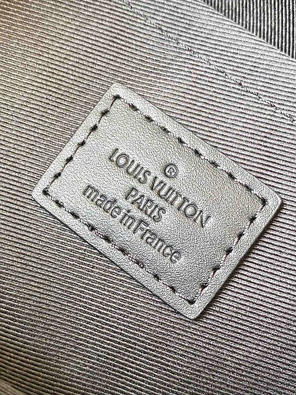 루이비통 남성 S 락 메신저 백 모노그램 [매장가 420만원대]