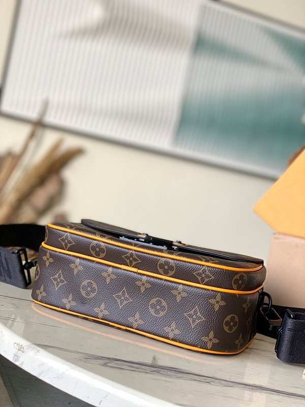 루이비통 남성 S 락 메신저 백 모노그램 [매장가 420만원대]