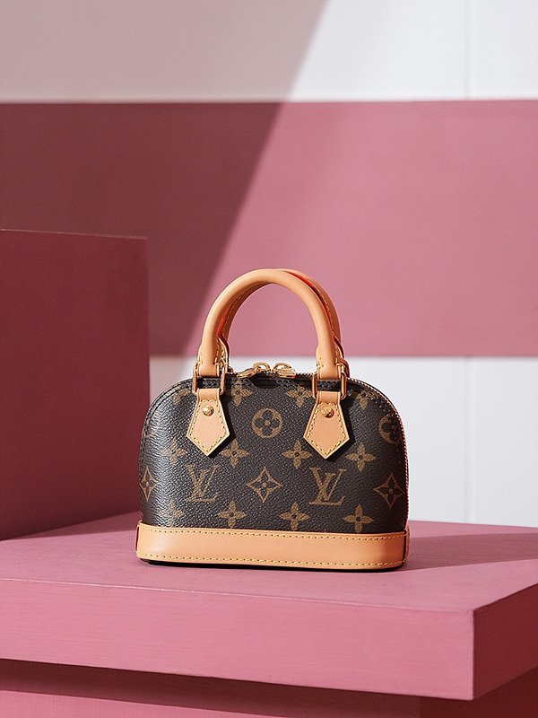 루이비통 나노 알마 모노그램 [매장가 240만원대]