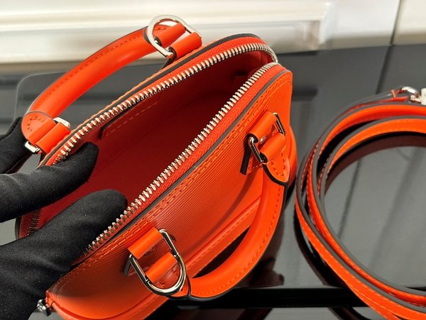 루이비통 나노 알마 오렌지레드 [매장가 250만원대]