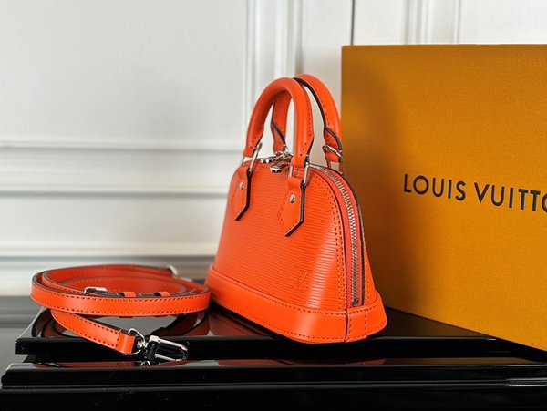 루이비통 나노 알마 오렌지레드 [매장가 250만원대]