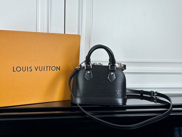 루이비통 나노 알마 블랙 [매장가 250만원대]