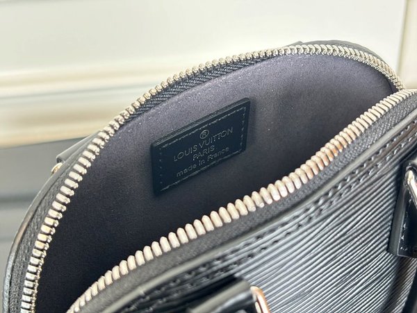 루이비통 나노 알마 블랙 [매장가 250만원대]