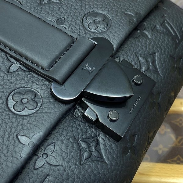 루이비통 S-케이프 메신저 블랙 [매장가 410만원대]