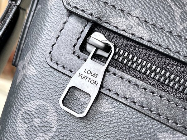 루이비통 S락 버티컬 웨어러블 월릿 블랙 [매장가 240만원대]