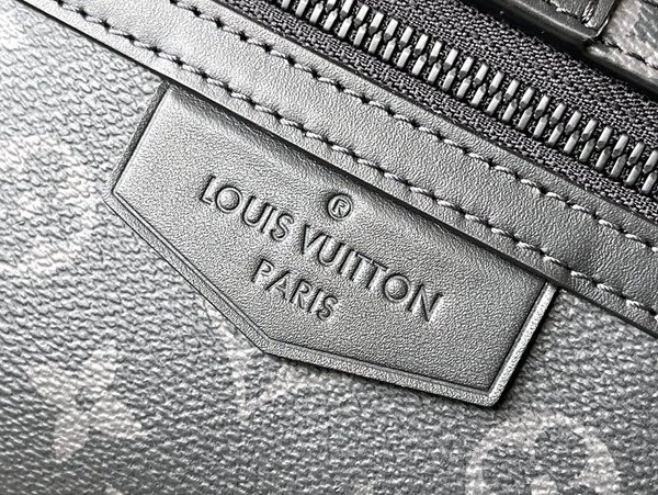 루이비통 S락 버티컬 웨어러블 월릿 블랙 [매장가 240만원대]