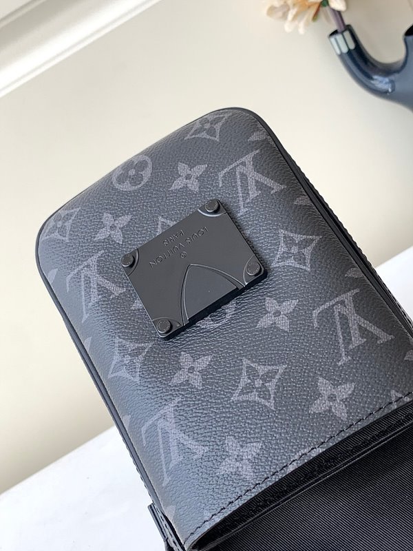 루이비통 S락 버티컬 웨어러블 월릿 블랙 [매장가 240만원대]