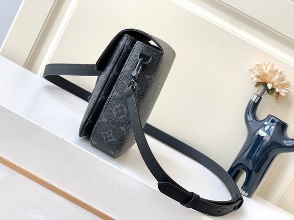 루이비통 S락 버티컬 웨어러블 월릿 블랙 [매장가 240만원대]