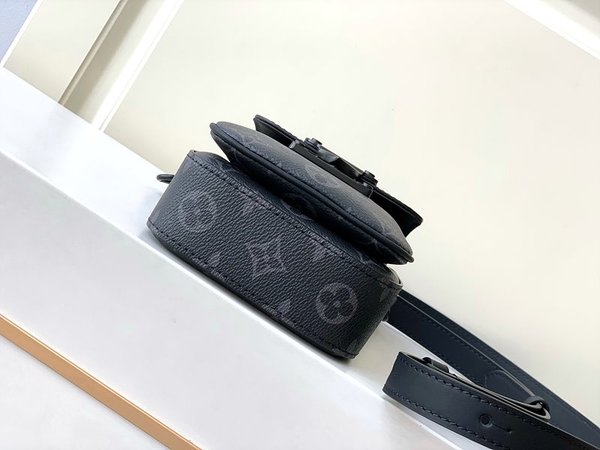 루이비통 S락 버티컬 웨어러블 월릿 블랙 [매장가 240만원대]