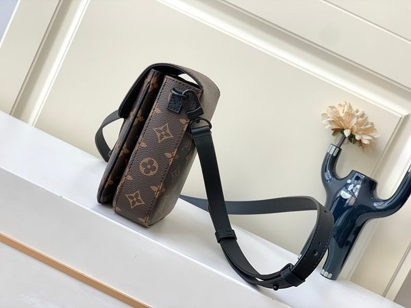 루이비통 S락 버티컬 웨어러블 월릿 브라운 [매장가 240만원대]