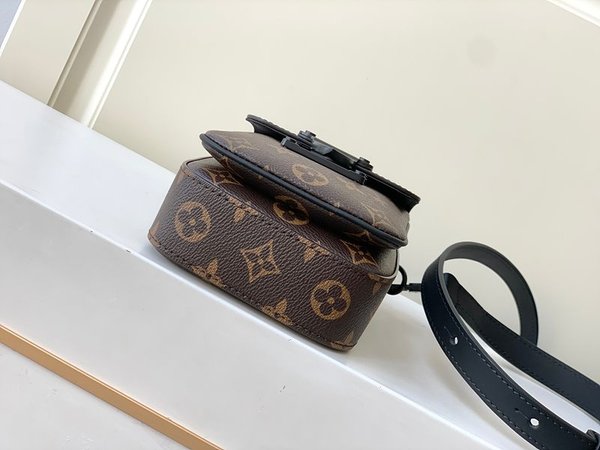 루이비통 S락 버티컬 웨어러블 월릿 브라운 [매장가 240만원대]