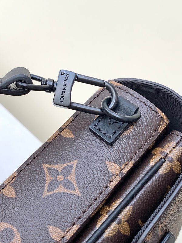 루이비통 S락 버티컬 웨어러블 월릿 브라운 [매장가 240만원대]