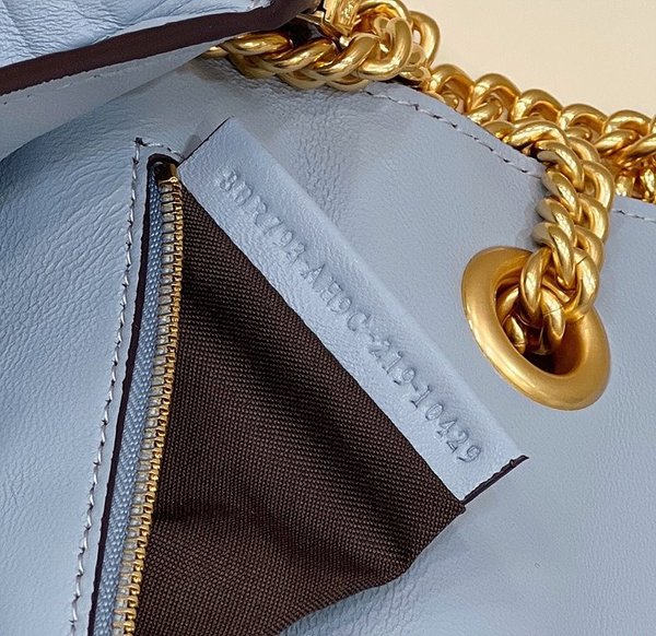 펜디 바게트 체인 미디 스카이블루 [매장가 420만원대]