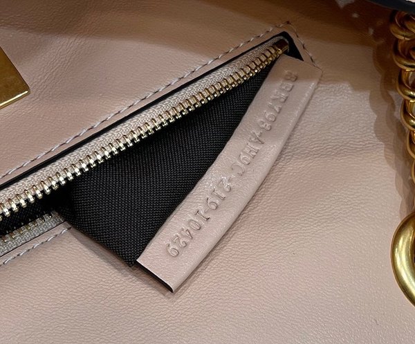 펜디 바게트 체인 미디 페일 핑크 [매장가 420만원대]