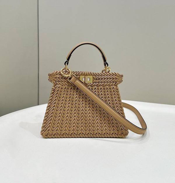 펜디 FENDI 피카부 I See U 쁘띠 브라운 [매장가 636만원대]