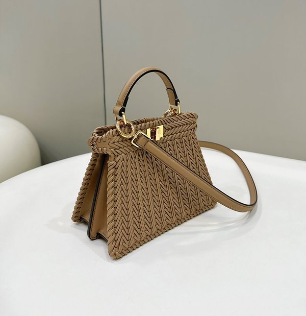 펜디 FENDI 피카부 I See U 쁘띠 브라운 [매장가 636만원대]