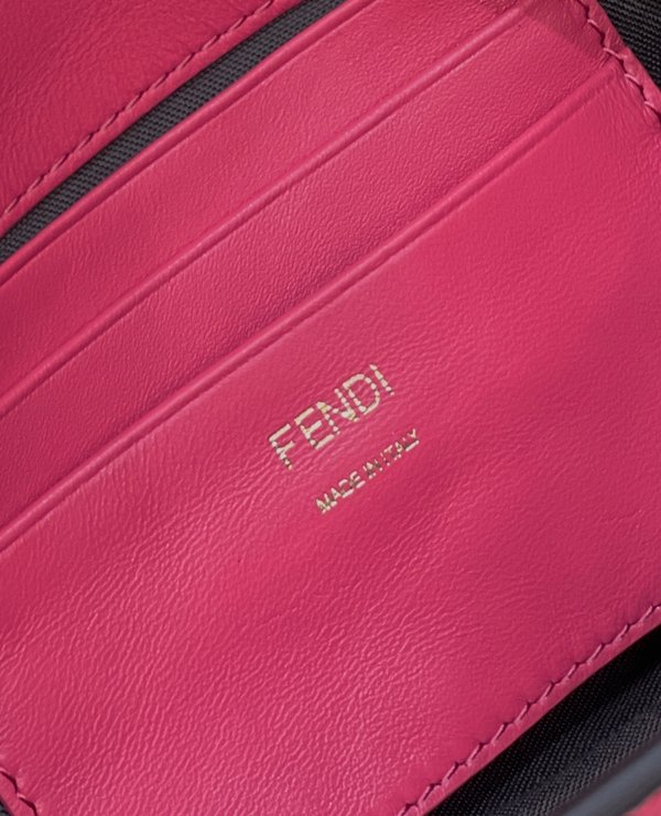펜디 Fendi 바게트 미니 체인 백 / 핫핑크 [매장가320만원대]