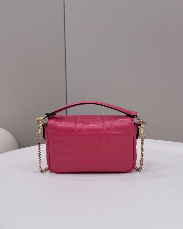 펜디 Fendi 바게트 미니 체인 백 / 핫핑크 [매장가320만원대]