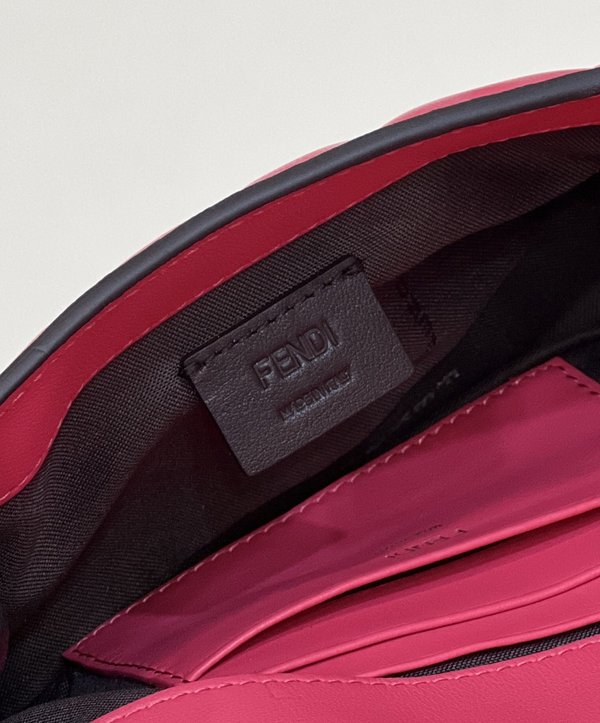 펜디 Fendi 바게트 미니 체인 백 / 핫핑크 [매장가320만원대]
