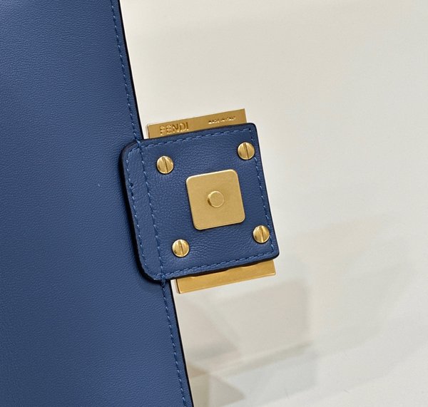 펜디 Fendi 바게트 미니 체인 백 / [매장가320만원대]