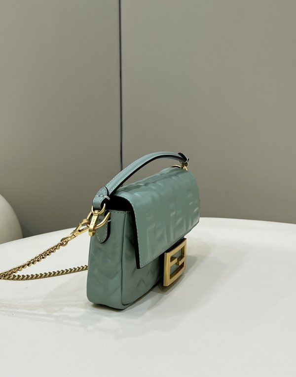 펜디 Fendi 바게트 미니 체인 백 / 민트 [매장가320만원대]