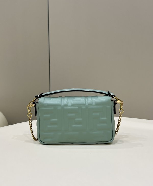 펜디 Fendi 바게트 미니 체인 백 / 민트 [매장가320만원대]