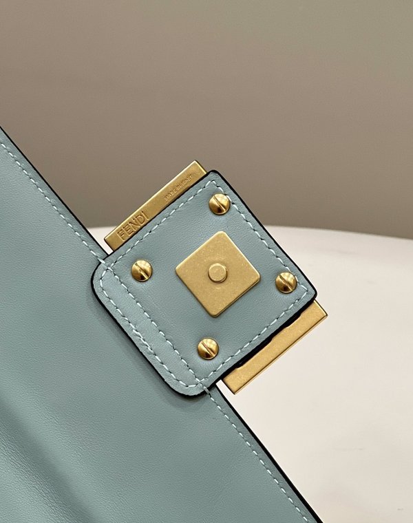 펜디 Fendi 바게트 미니 체인 백 / 민트 [매장가320만원대]