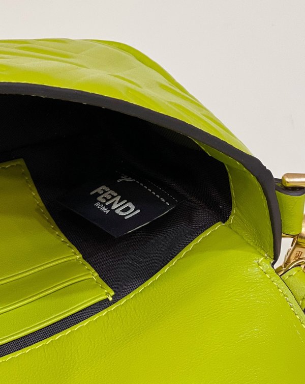 펜디 Fendi 바게트 미니 체인 백 / 그린 [매장가320만원대]