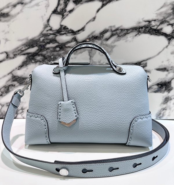 펜디 Fendi By The Way 미디엄 탑 핸들 백 / 블루스티치 [370만원대]