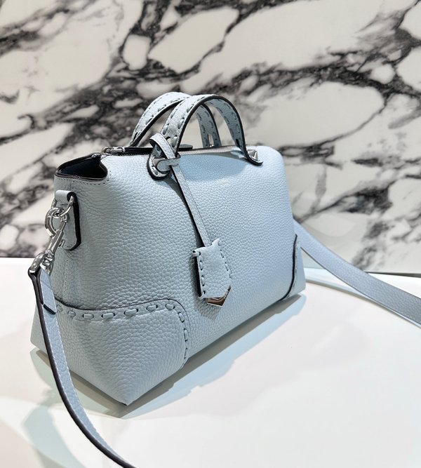 펜디 Fendi By The Way 미디엄 탑 핸들 백 / 블루스티치 [370만원대]